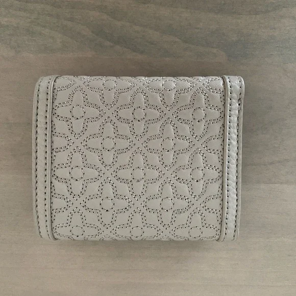 Tory Burch Tri-Fold Bryant Mini Wallet NWT - Picture 8 of 8